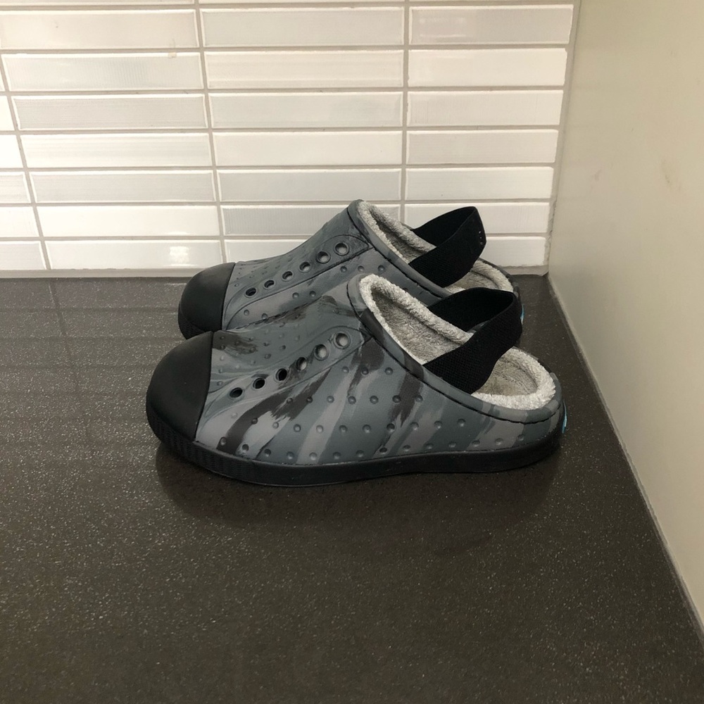 Native Jefferson child fleece lined sling back shoes